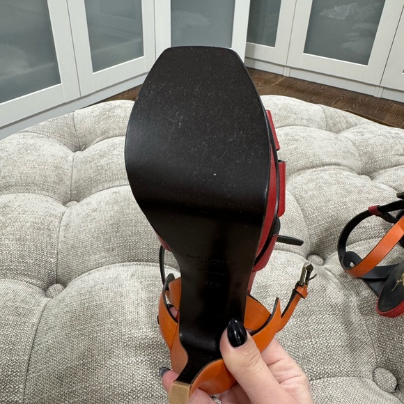 New without box Saint Laurent Leather T-Strap Sandals size 37.5 - Picture 2 of 4